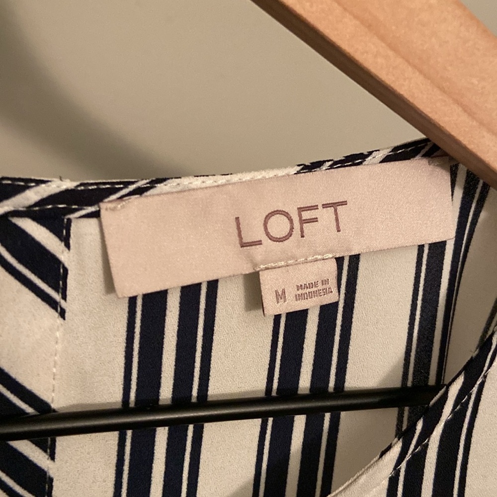 LOFT Navy White Stripe Blouse M Balloon Sleeve Nautical Coastal Chic - Picture 2 of 5